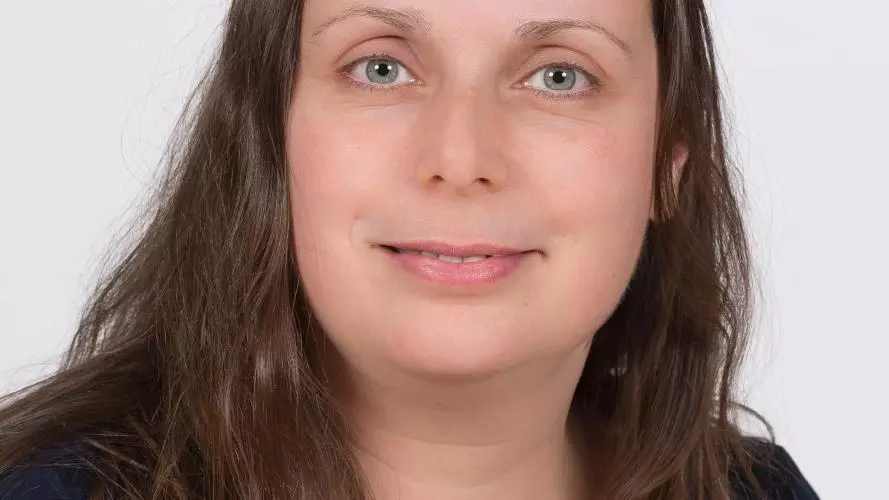 Angela Russell photo