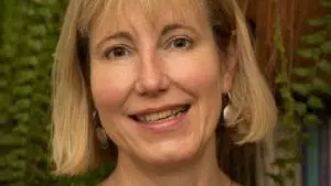 Photo of Professor Elleke Boehmer