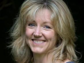 Photo of Julie Macken