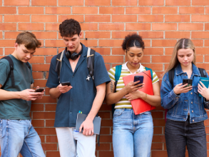 whats on students with phones